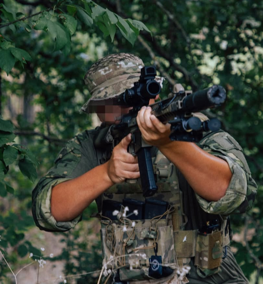 red dot vs. holographic
